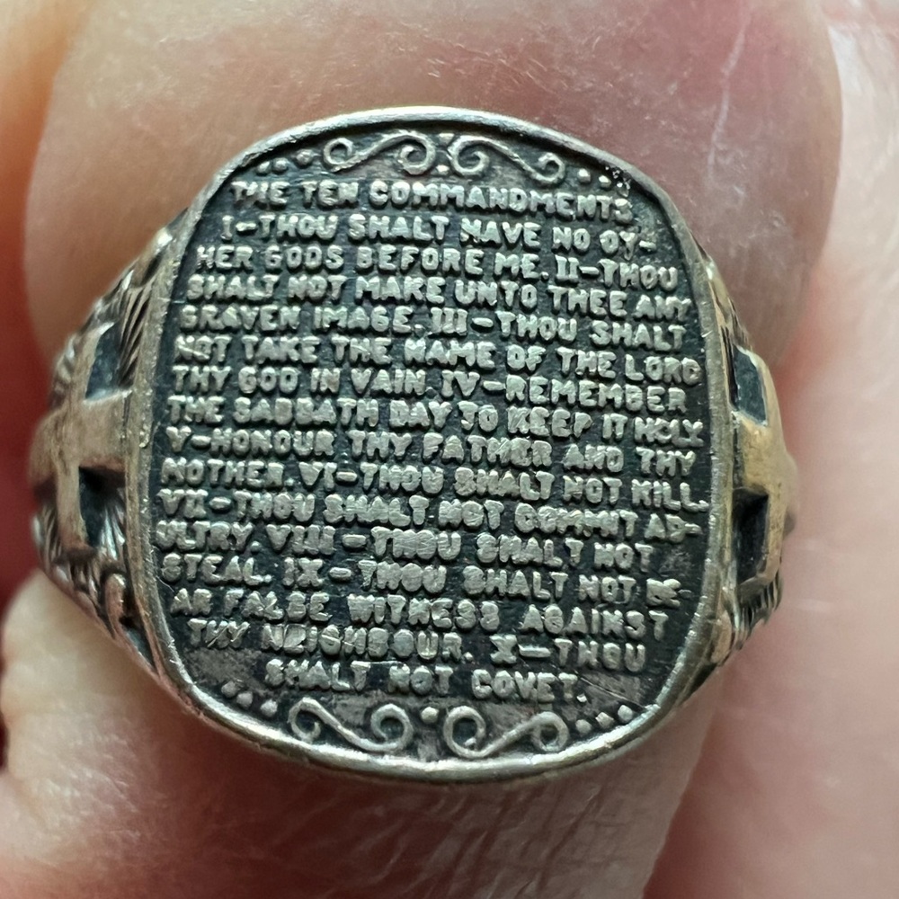 Ten Commandments Ring
Sz 6
